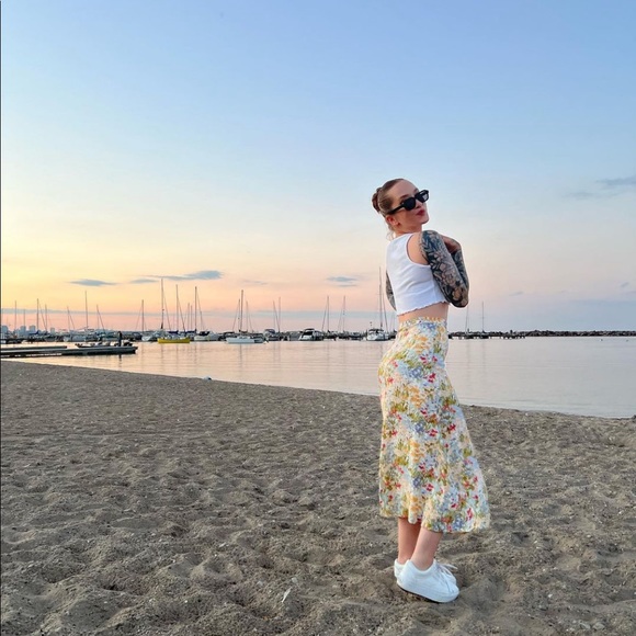 Reformation Bea Skirt Color: Countryside - Picture 13 of 16